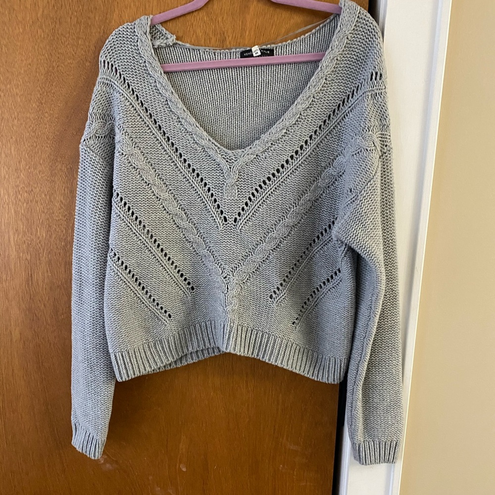 Kendal and Kylie cropped v neck sweater